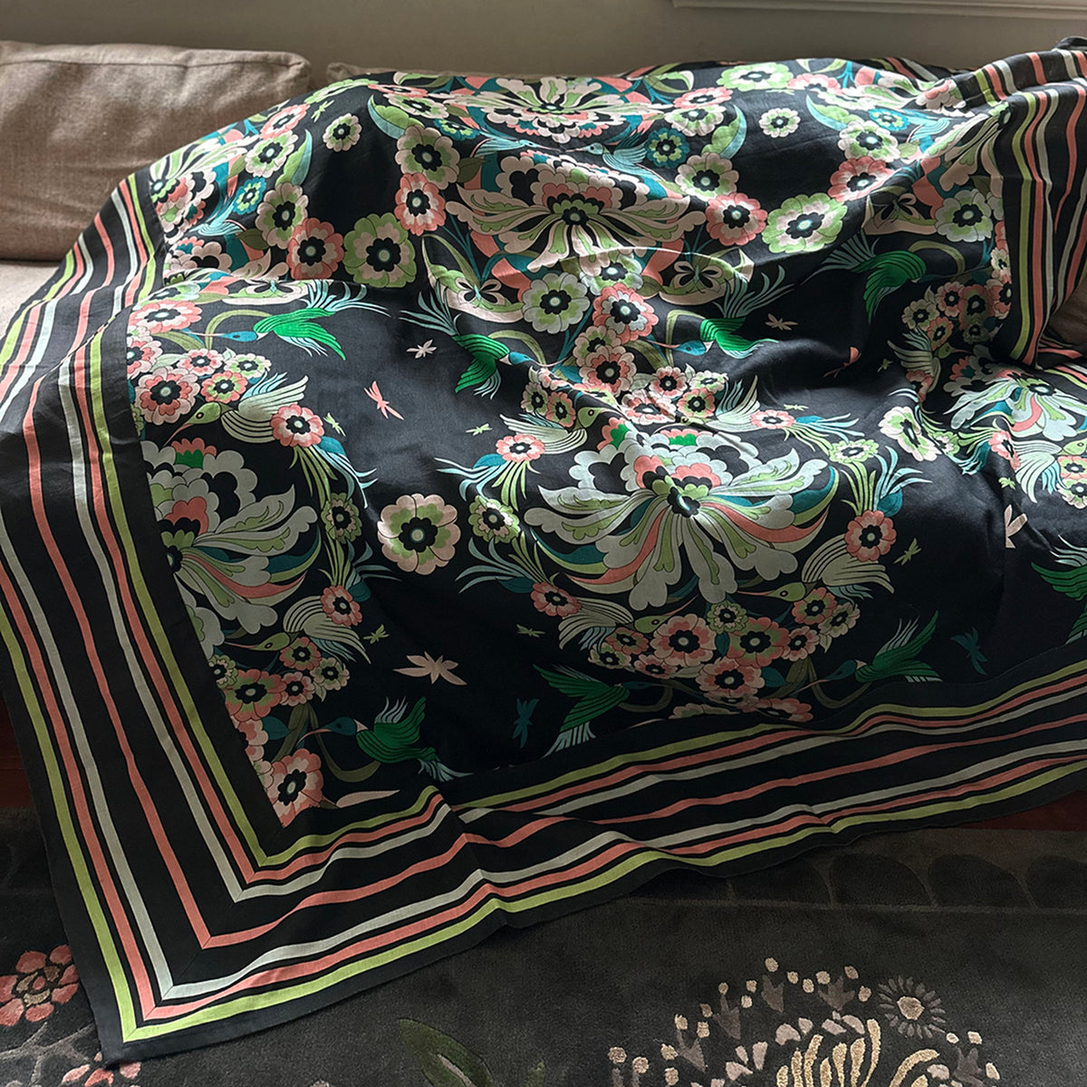 "Hummingbird Garden" Linen Tablecloth - MEADOW