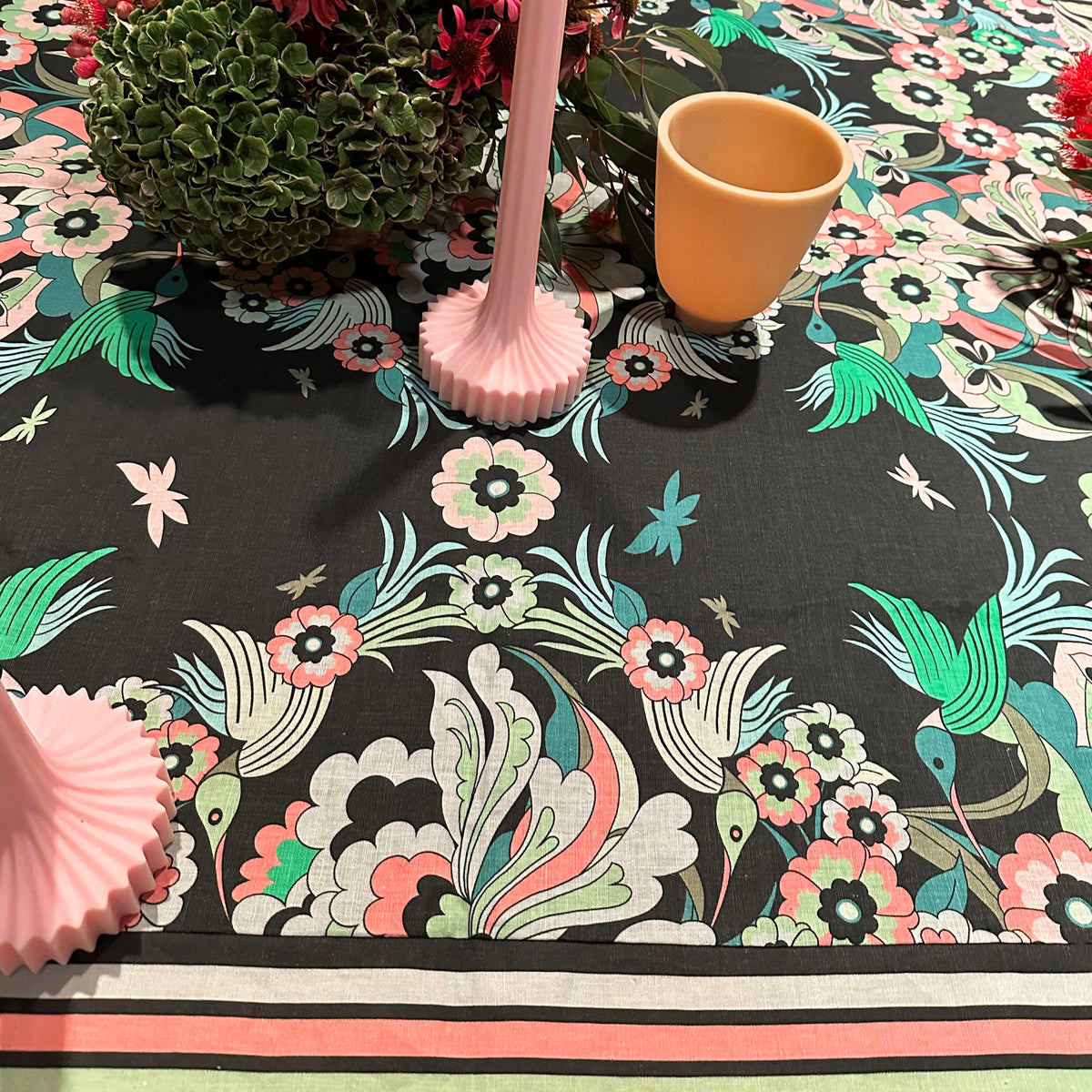 "Hummingbird Garden" Linen Tablecloth - MEADOW
