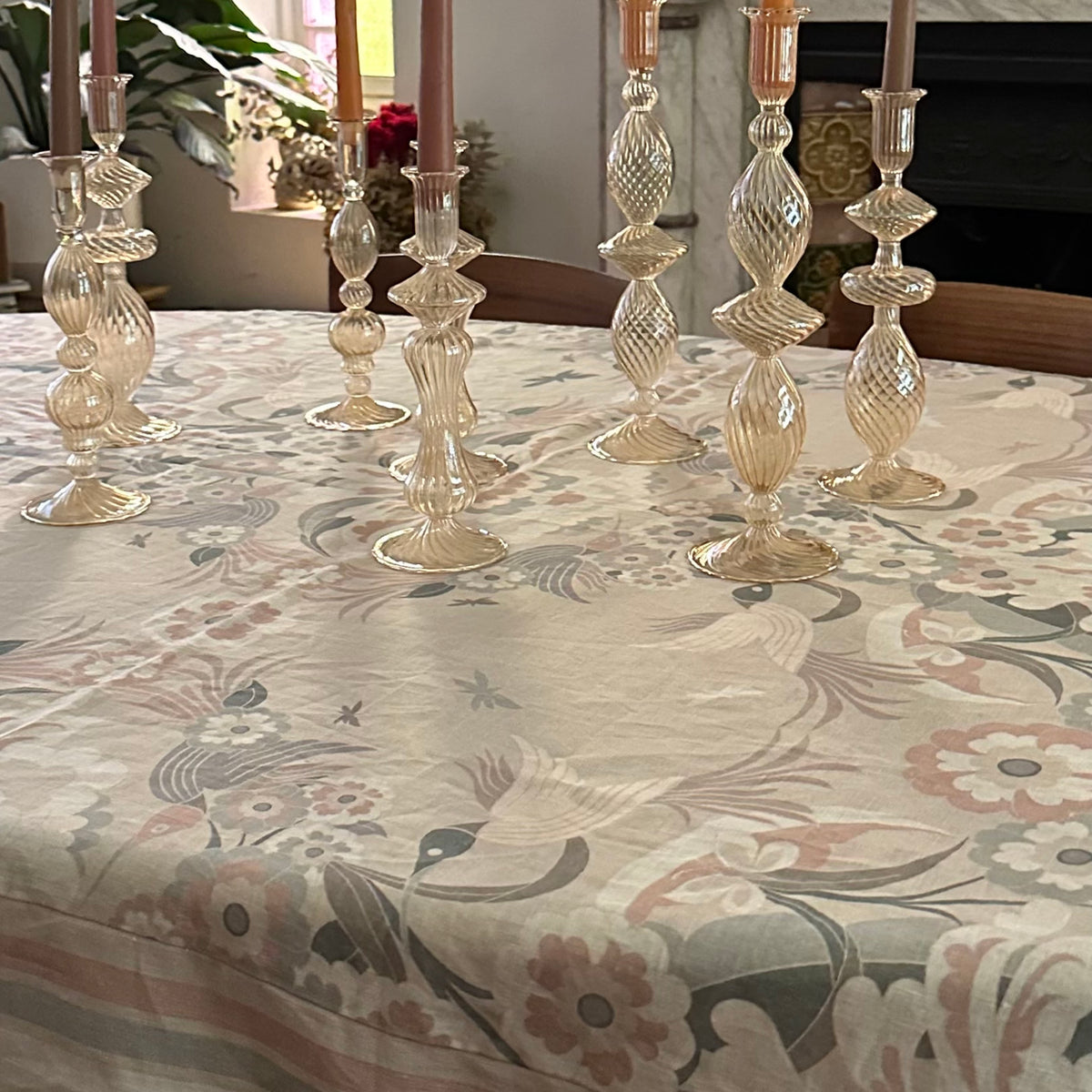 "Hummingbird Garden" Linen Tablecloth - SHELL