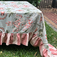 "Tomato Vine" Linen Tablecoth with Striped Ruffle - MINT