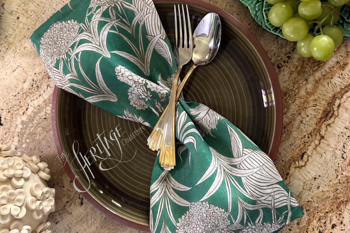 "Country Garden" Linen Tablecloth with crotched trim - EMERALD