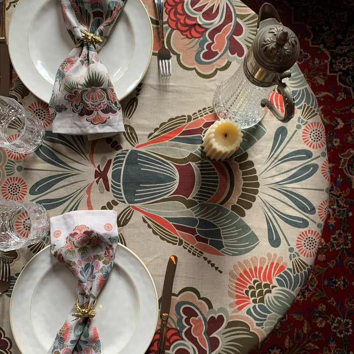 "Honeybee Border" Linen Tablecloth