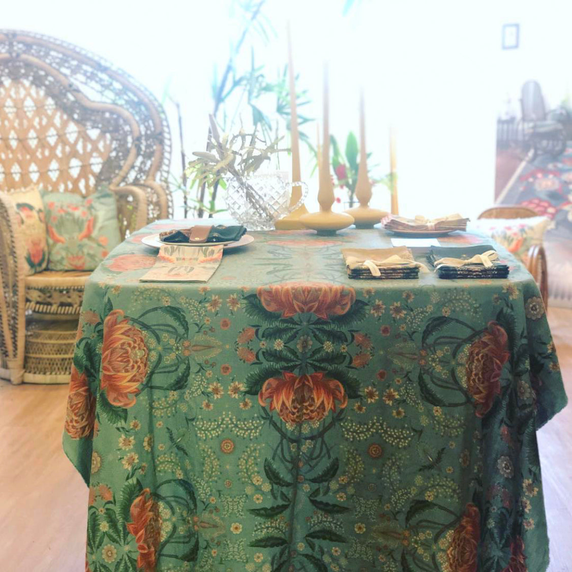 "Bush Bouquet" Linen Tablecloth - Teal